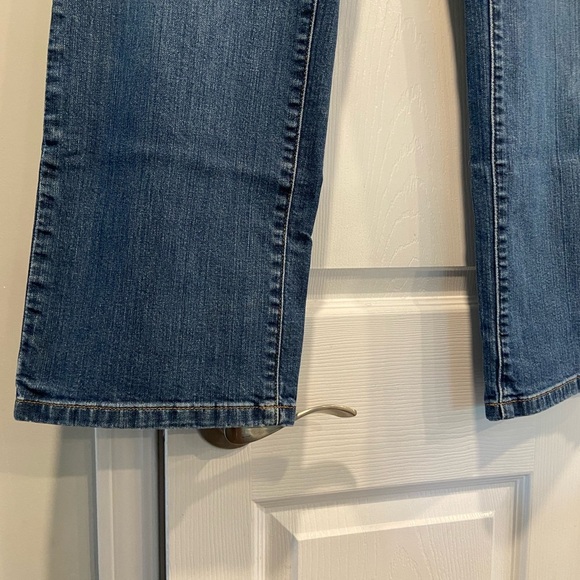 L.L. Bean Size 22W Stretch Cotton Classic Fit Medium Wash Zip Up Denim Jeans - Picture 6 of 12